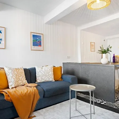 Charming Typical In The Heart Of Vieux Ac Apartment *