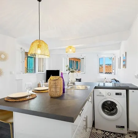 Charming Typical In The Heart Of Vieux Ac Apartamento