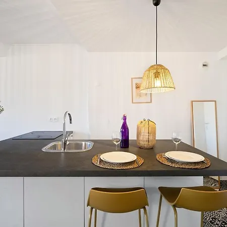 Charming Typical In The Heart Of Vieux Ac Apartamento *