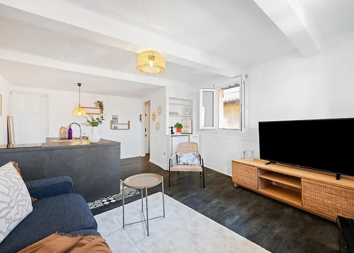 Apartman Charming Typical In The Heart Of Vieux Ac