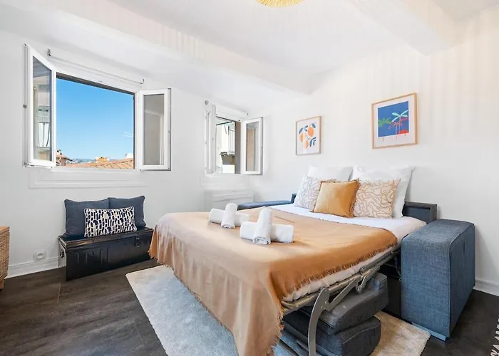 Apartman Charming Typical In The Heart Of Vieux Ac