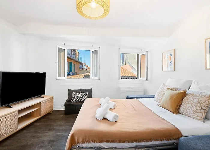 Charming Typical In The Heart Of Vieux Ac Apartamento