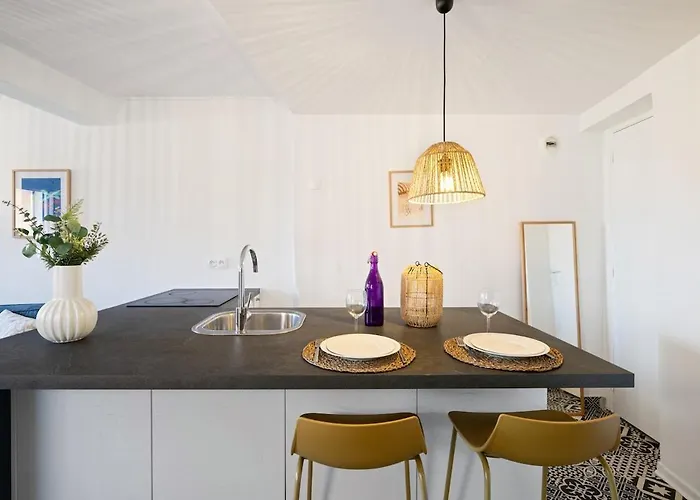 Charming Typical In The Heart Of Vieux Ac Apartamento *